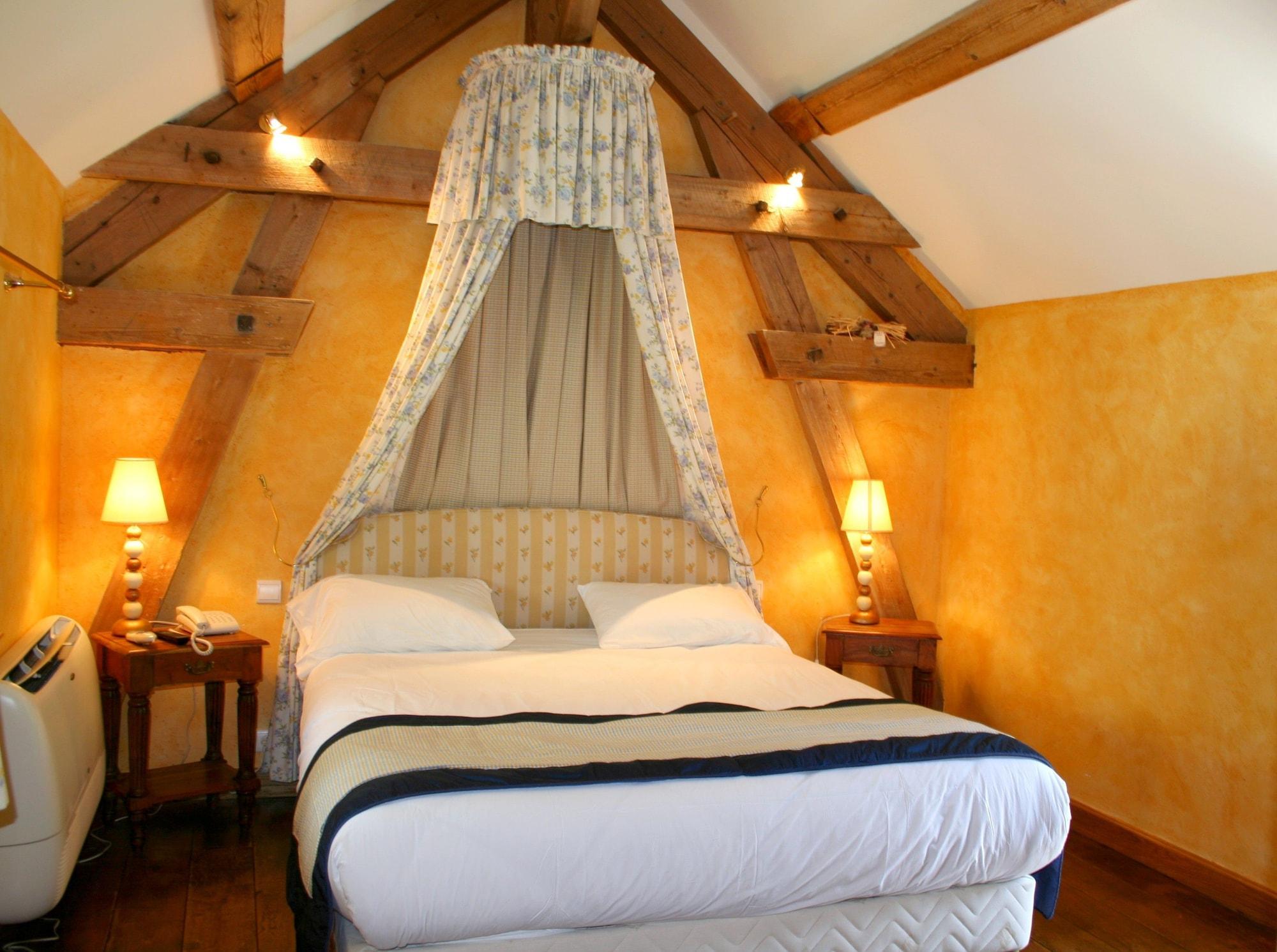 Chateau De Challanges Hotel 4*