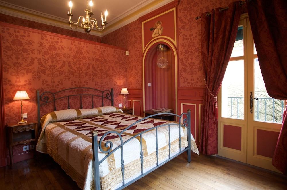 Chateau De Challanges 4* Beaune (Cote d'Or)