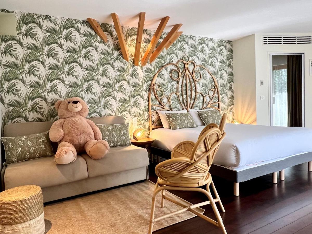 Chateau De Challanges Hotel 4*