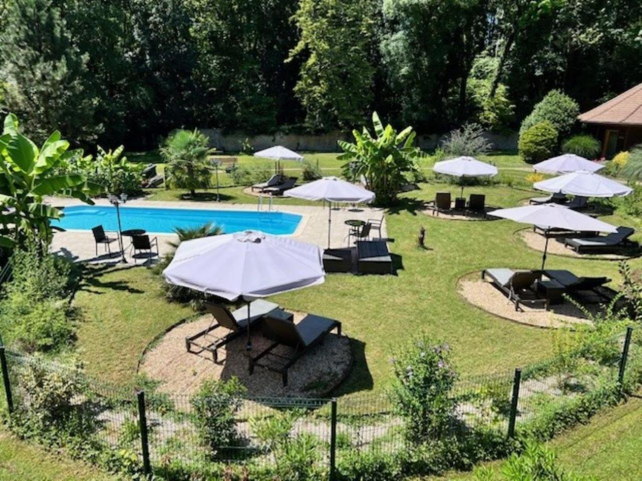 Chateau De Challanges Hotel