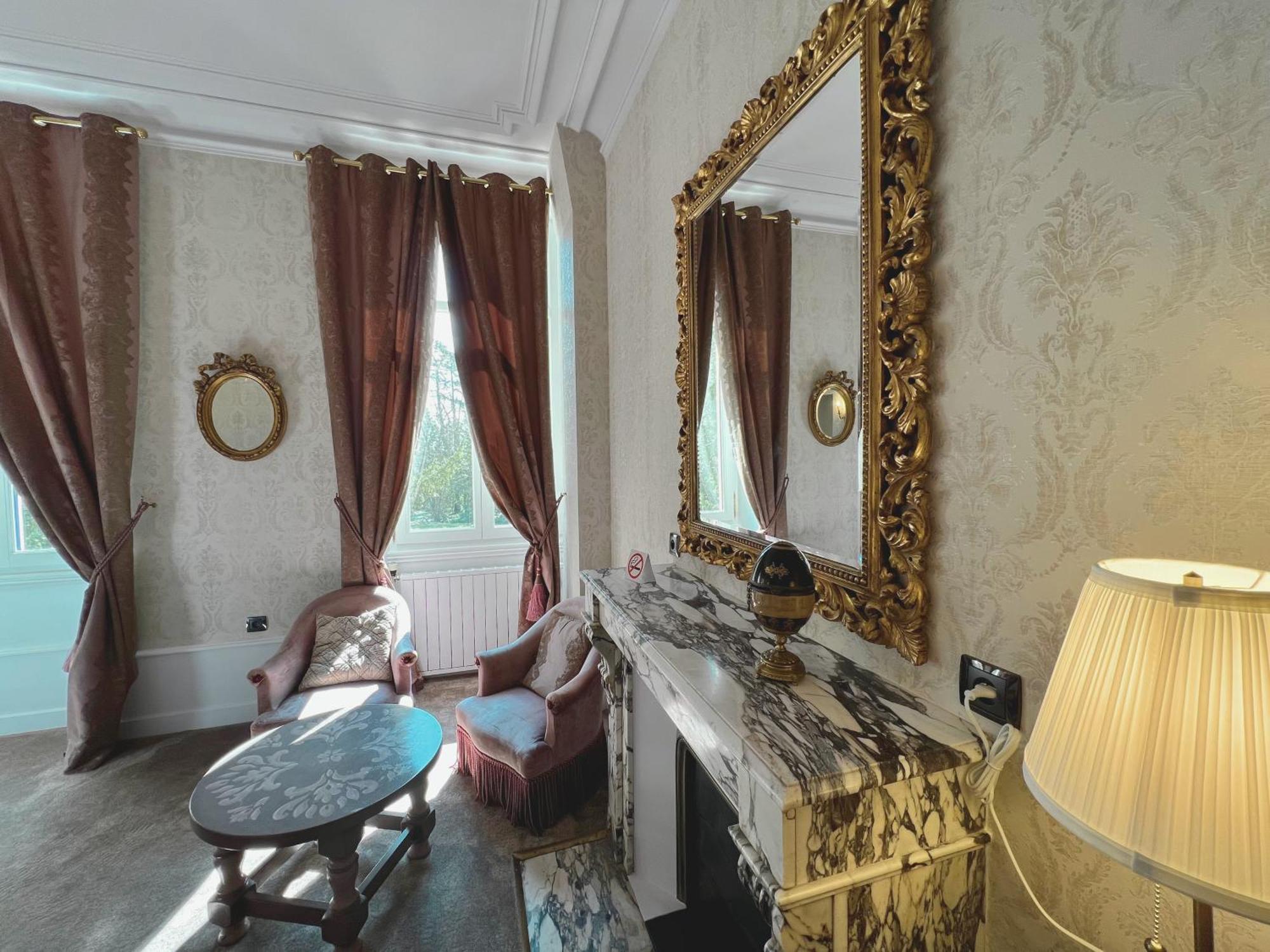 Chateau De Challanges 4* Beaune (Cote d'Or)