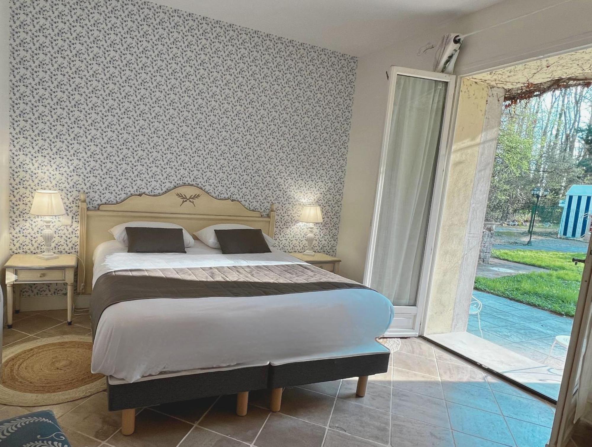 Chateau De Challanges
