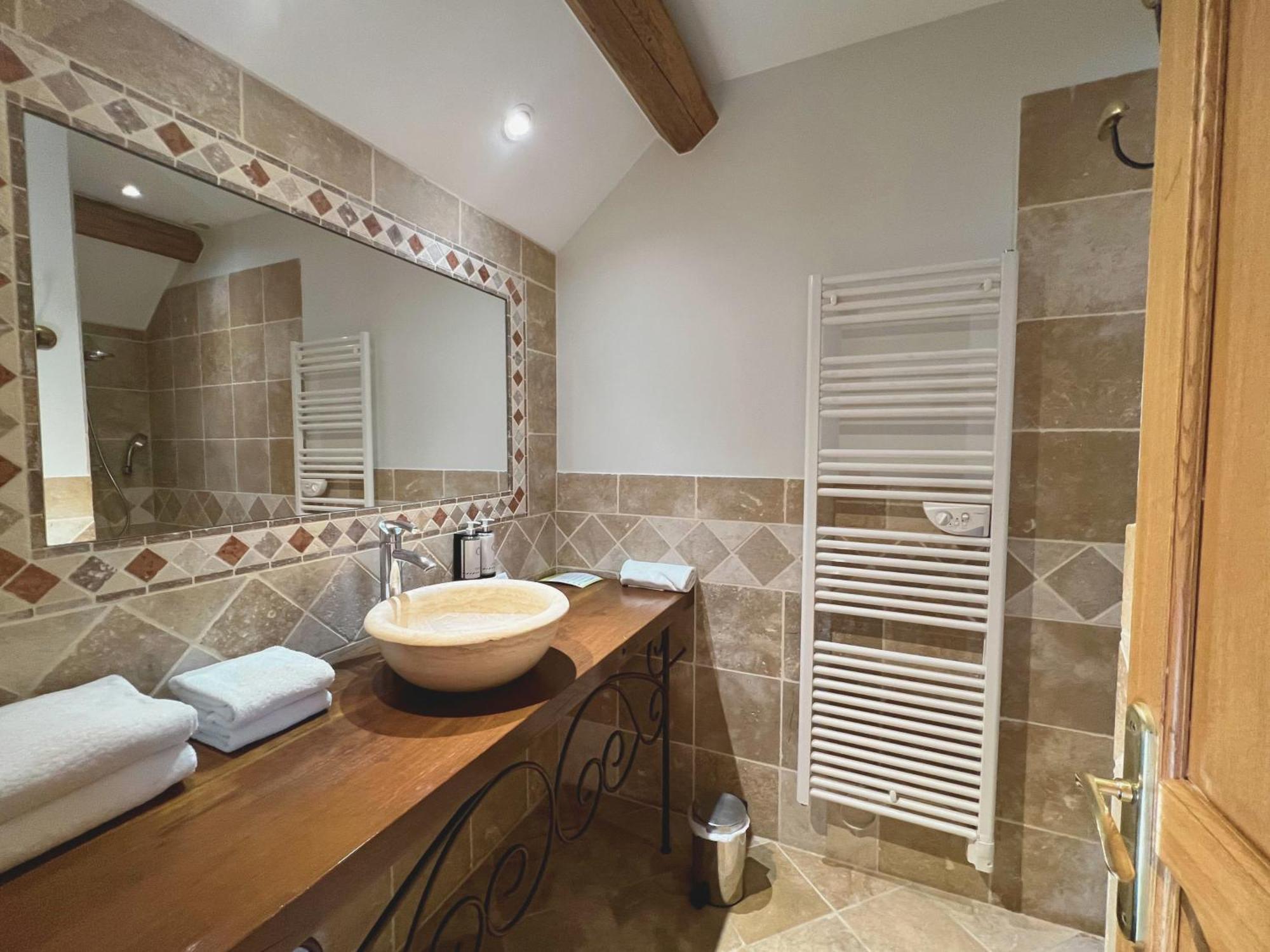 Chateau De Challanges Hotel